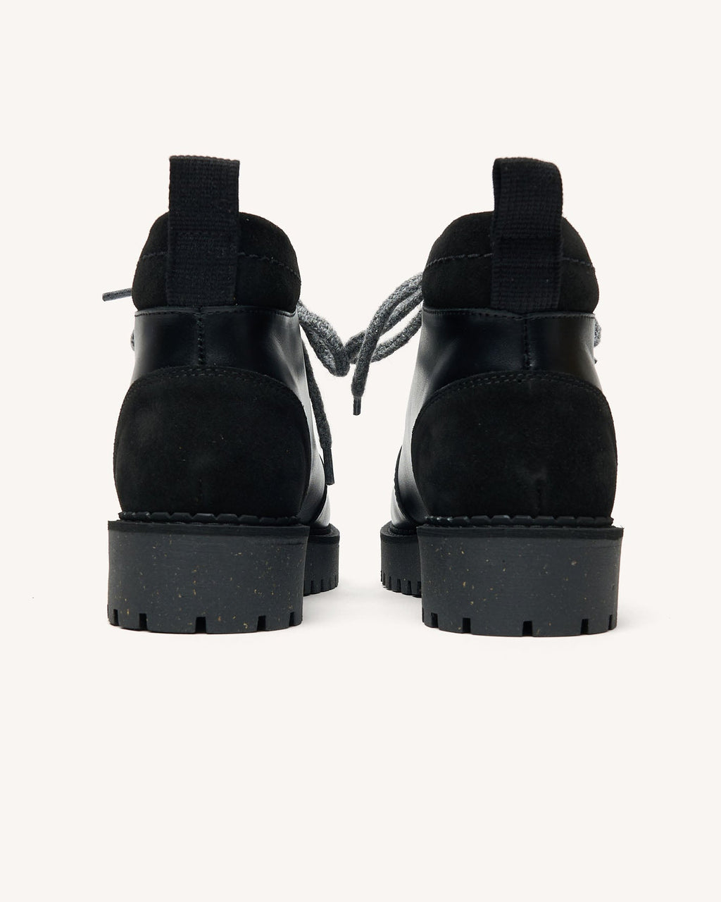 hawthorn-leer-suede-fw26-bla00-p4