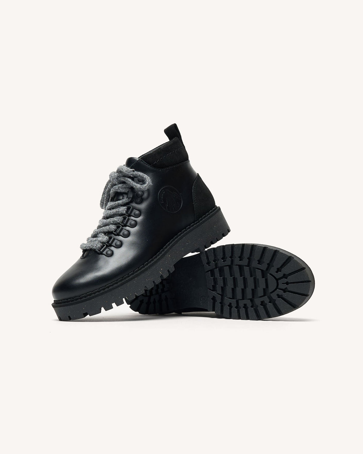 hawthorn-leer-sue-fw26-bla00-p6