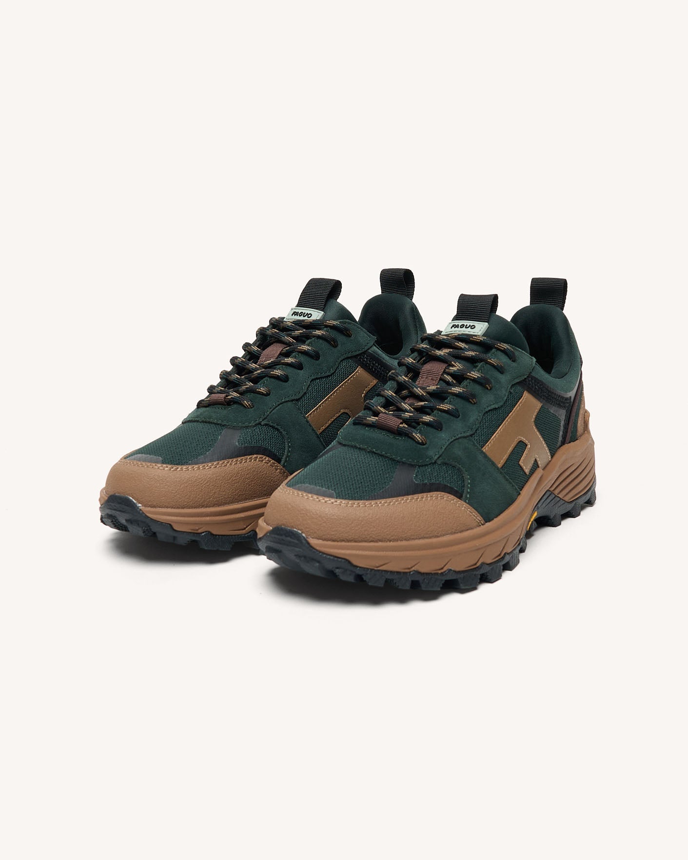 hazel-monstera-woven-suede-fw26-gre48-P2