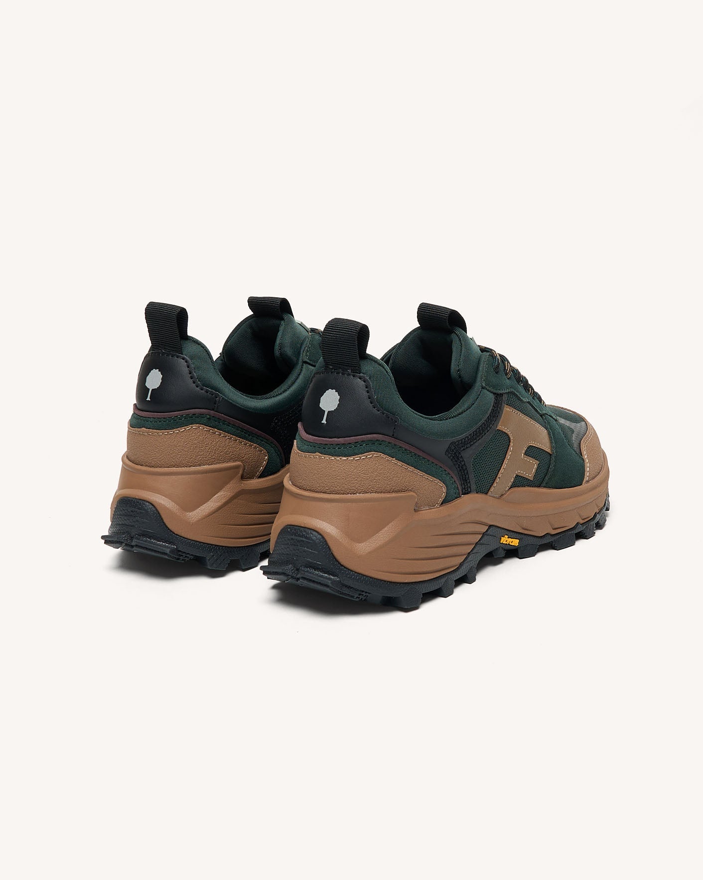 hazel-monstera-woven-suede-fw26-gre48-P3