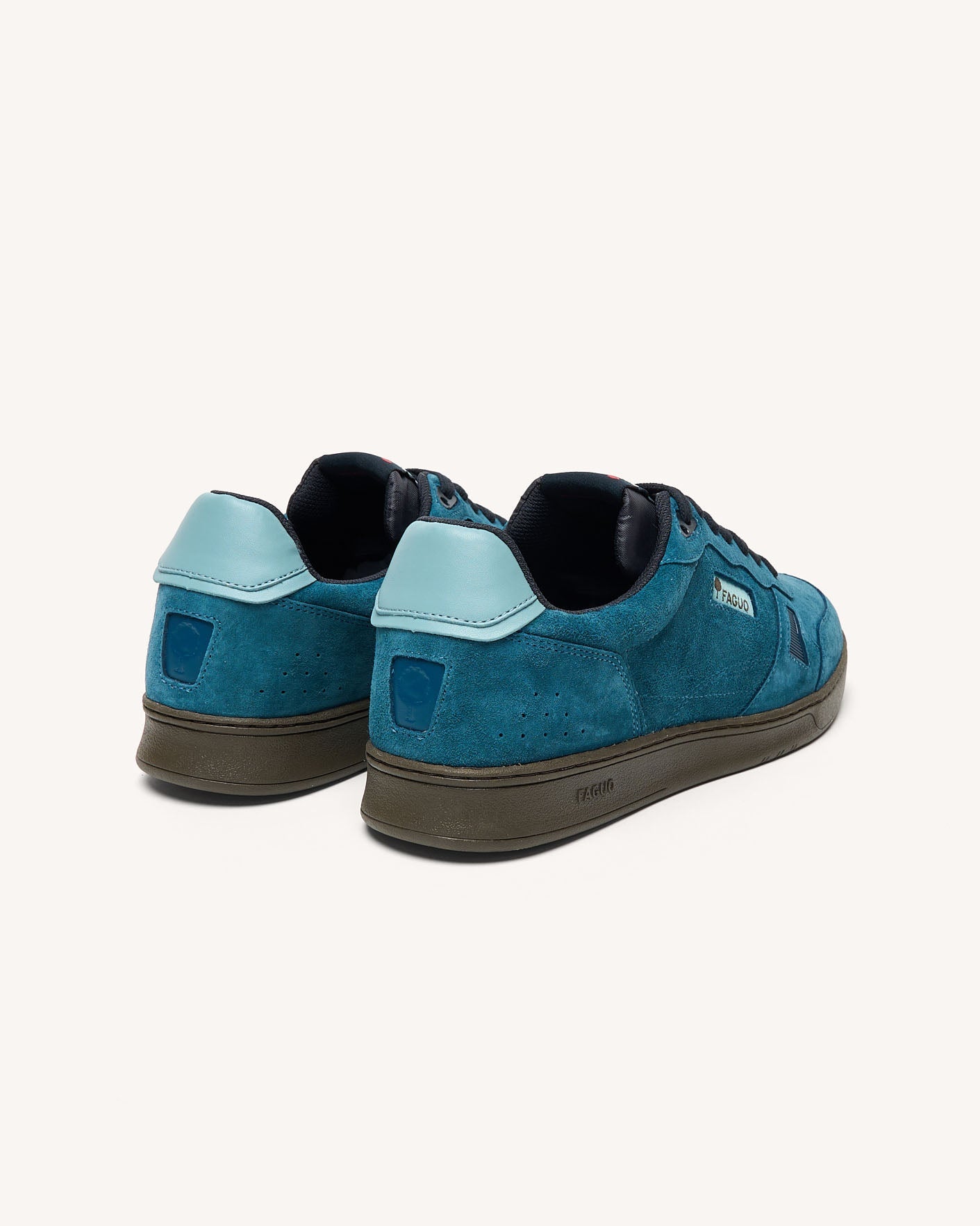 commute-1-suede-fw26-blu05-P3
