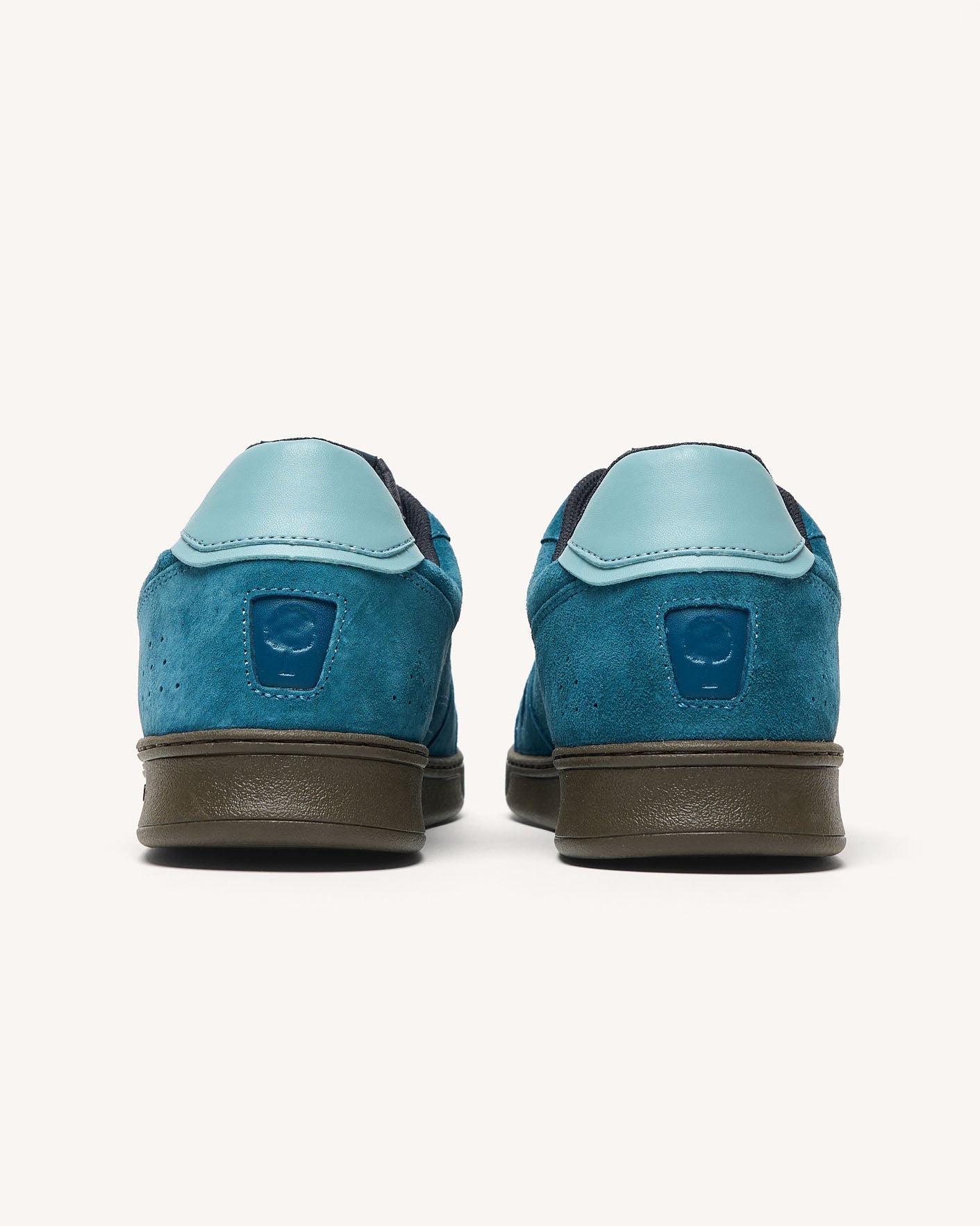 commute-1-suede-fw26-blu05-P4