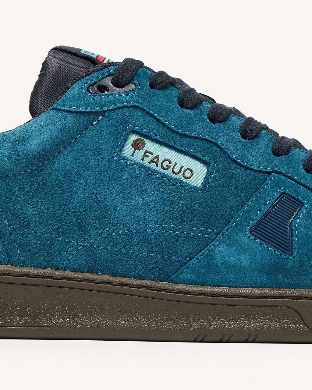 commute-1-suede-fw26-blu05-P5