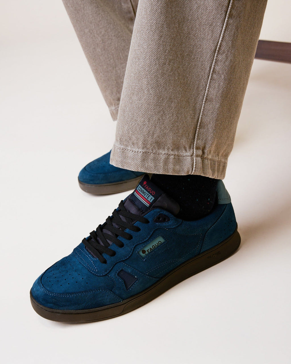 commute-1-suede-fw26-blu05-S1