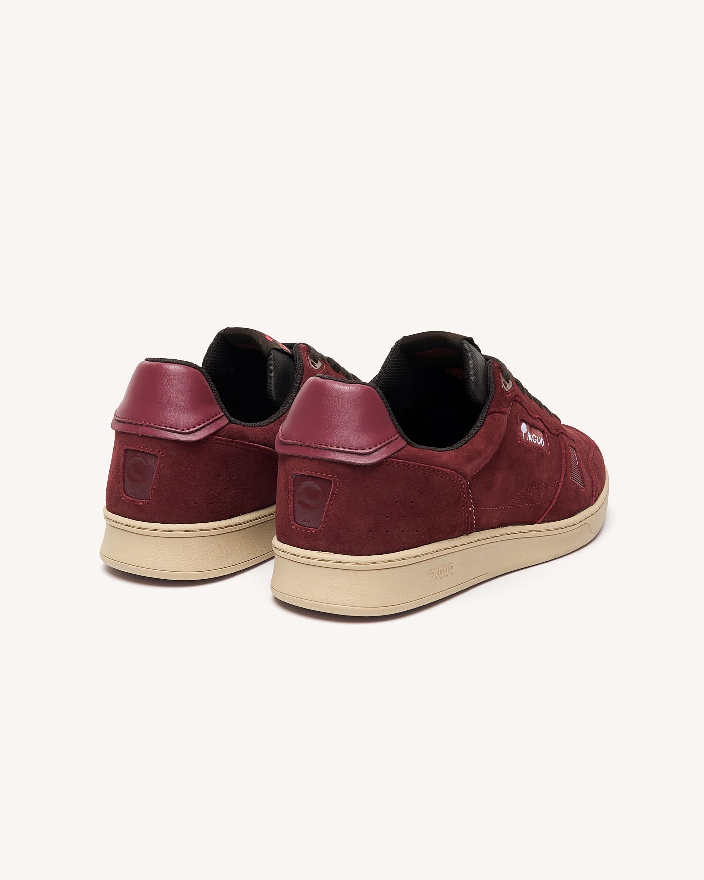 commute-1-suede-fw26-bur07-P3