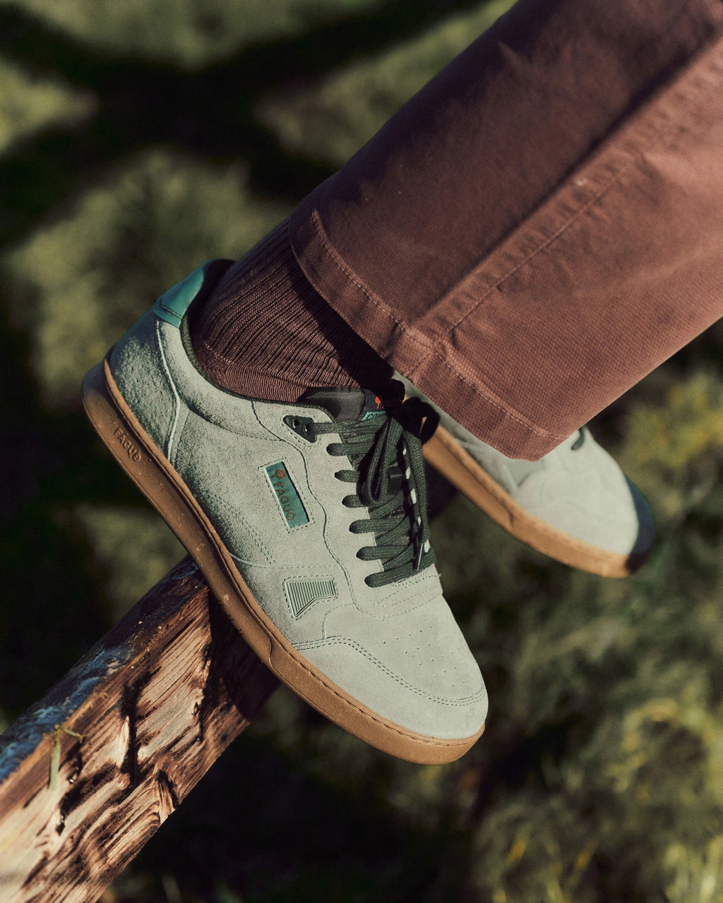 commute-1-suede-fw26-gre01-O2