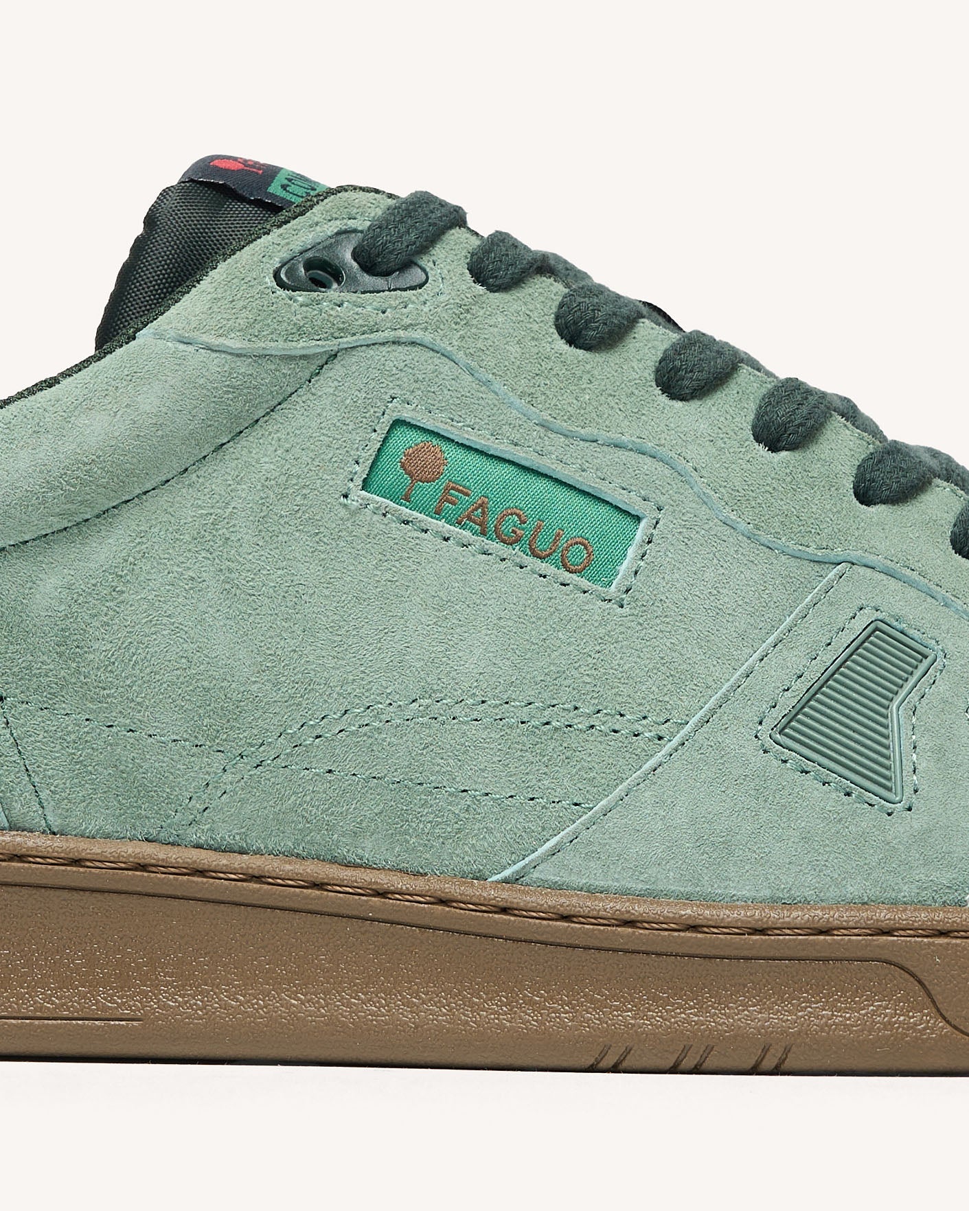 commute-1-suede-fw26-gre01-P5