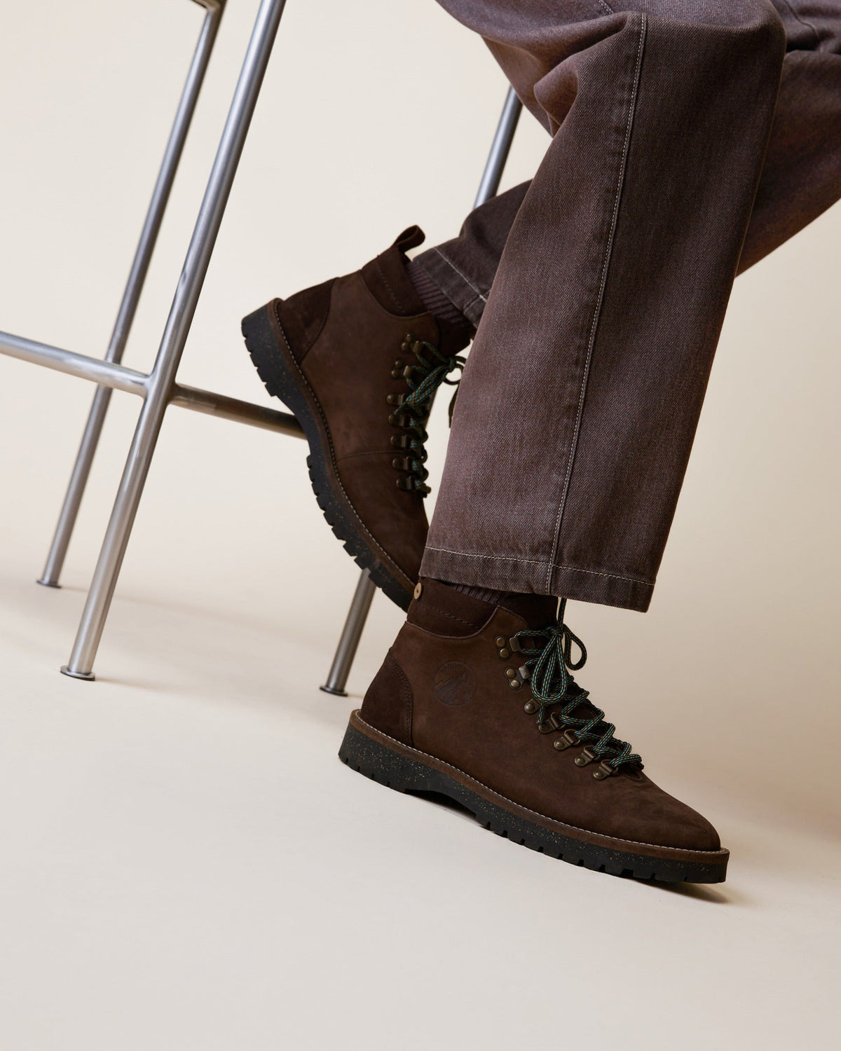 hawthorn-suede-fw26-bro00-O1