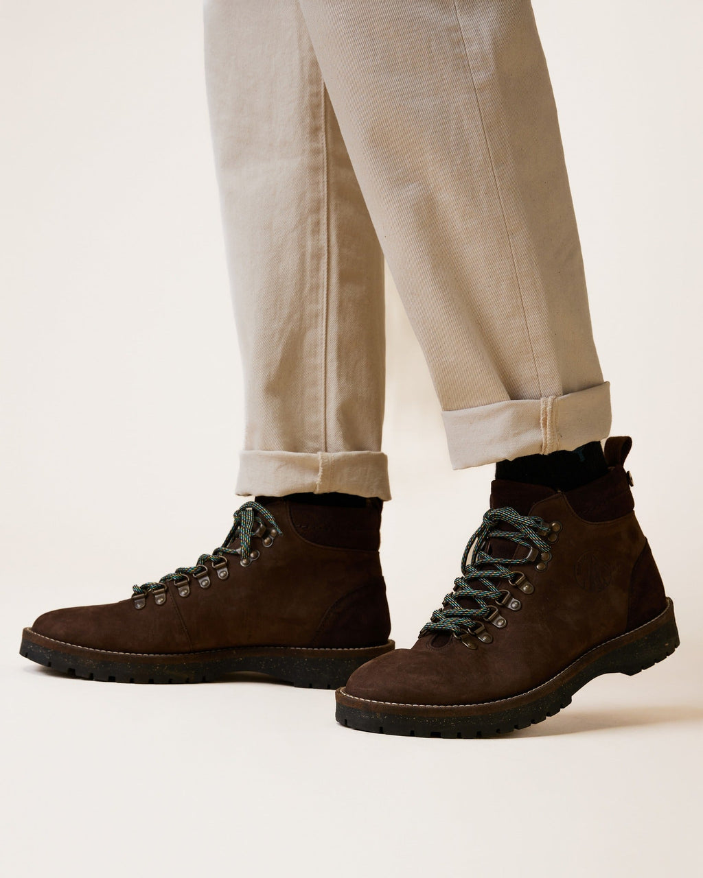 hawthorn-suede-fw26-bro00-O2