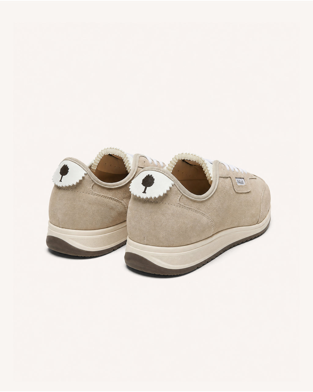 Baskets en cuir suède beige