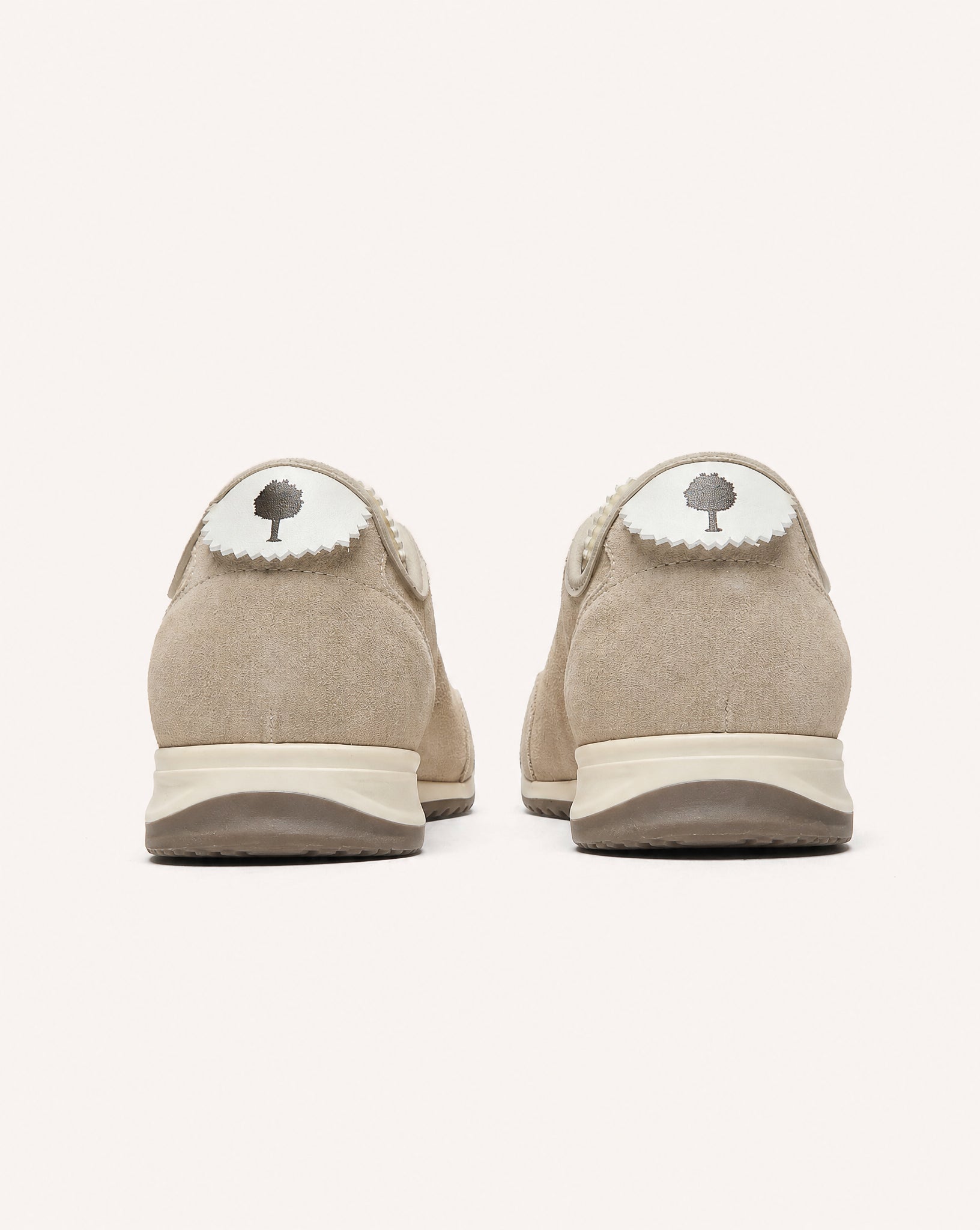 Baskets en cuir suède beige