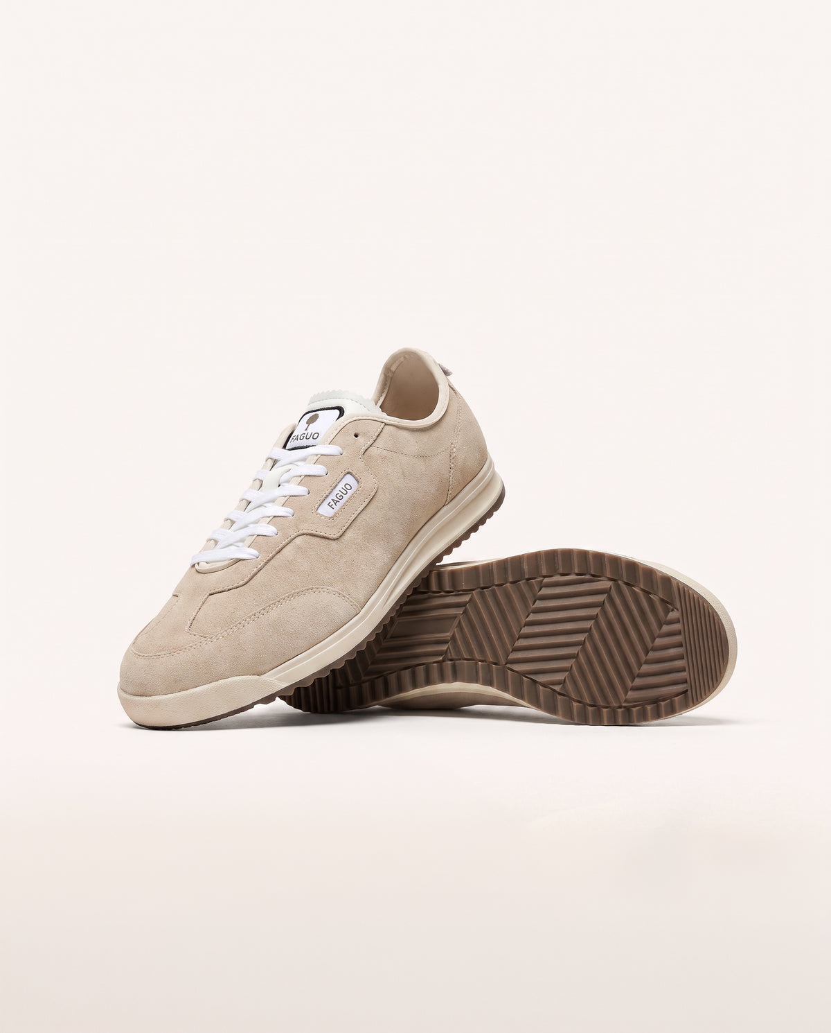 Beige sneakers van suèdeleer