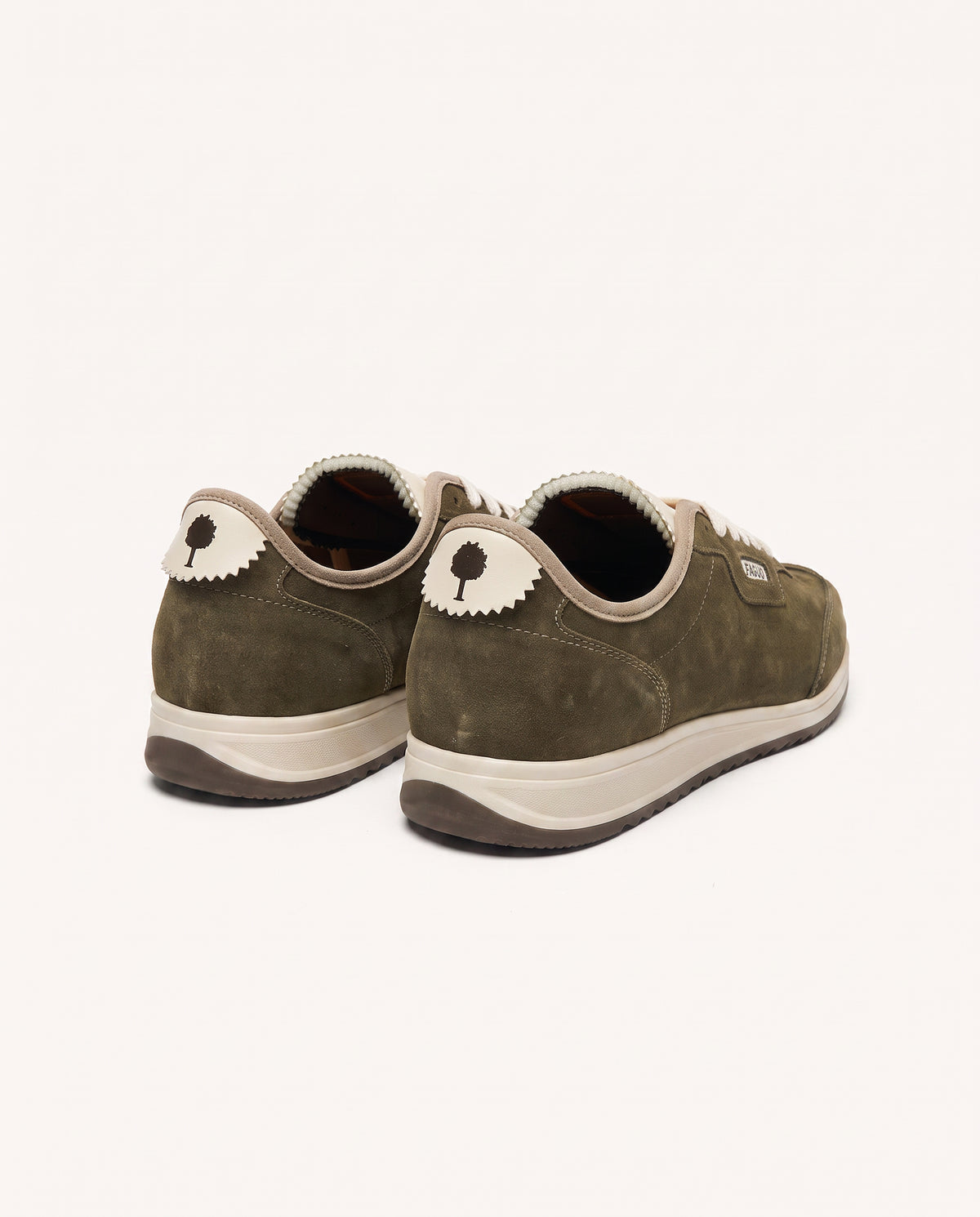 Sneakers van bruin suède