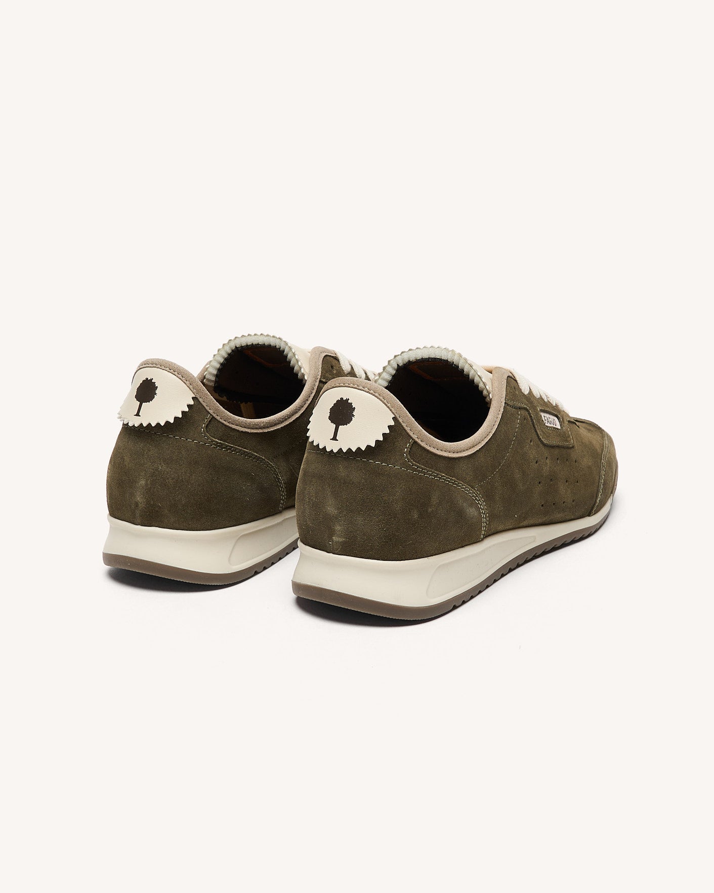 woodrun-suede-fw26-kak00-P3