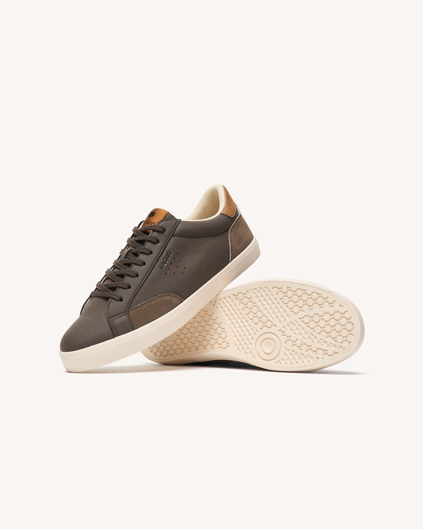 juniper-woven-no-woven-fw26-bro00-P6