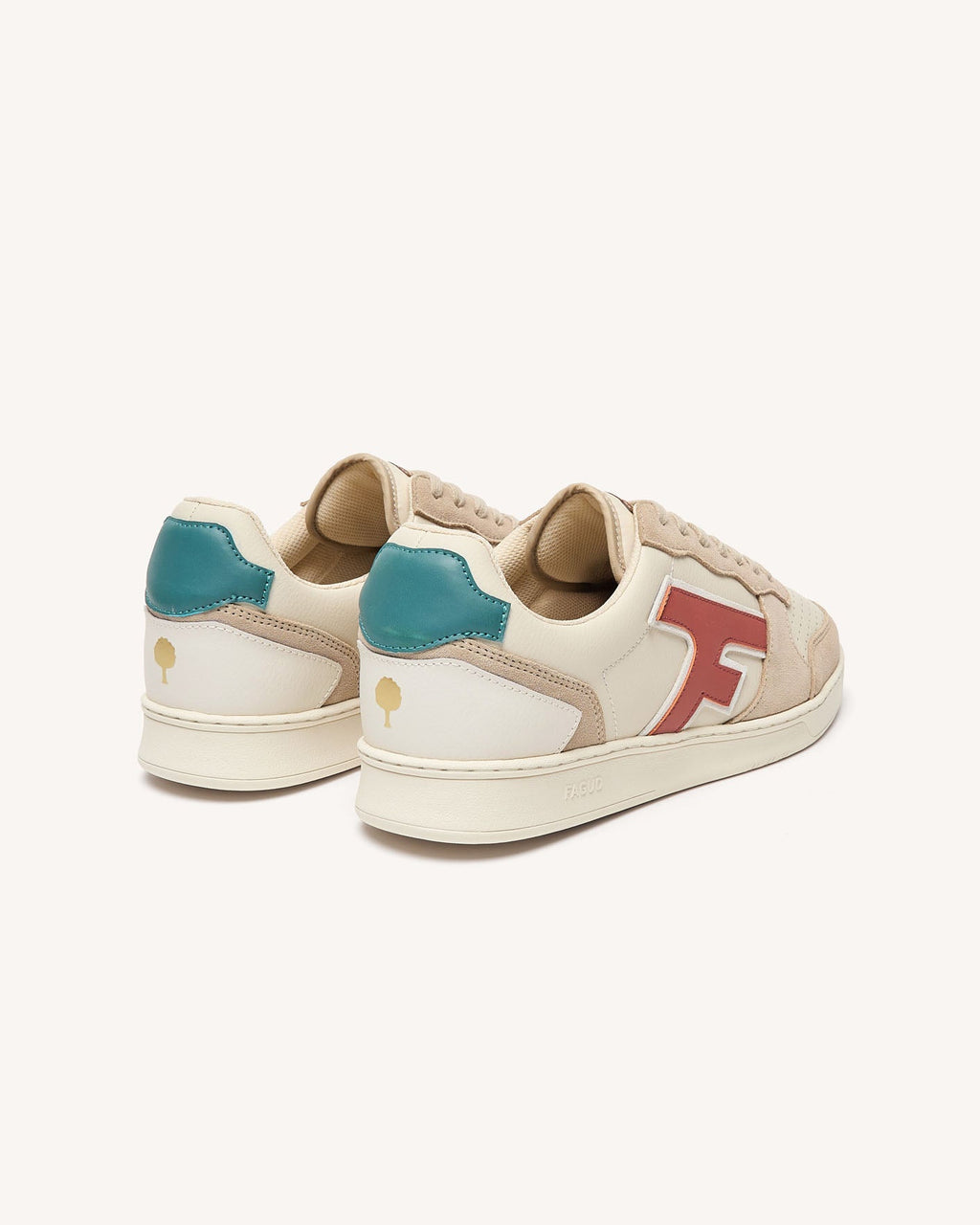 hazel-leather-sue-fw26-whi41-P3