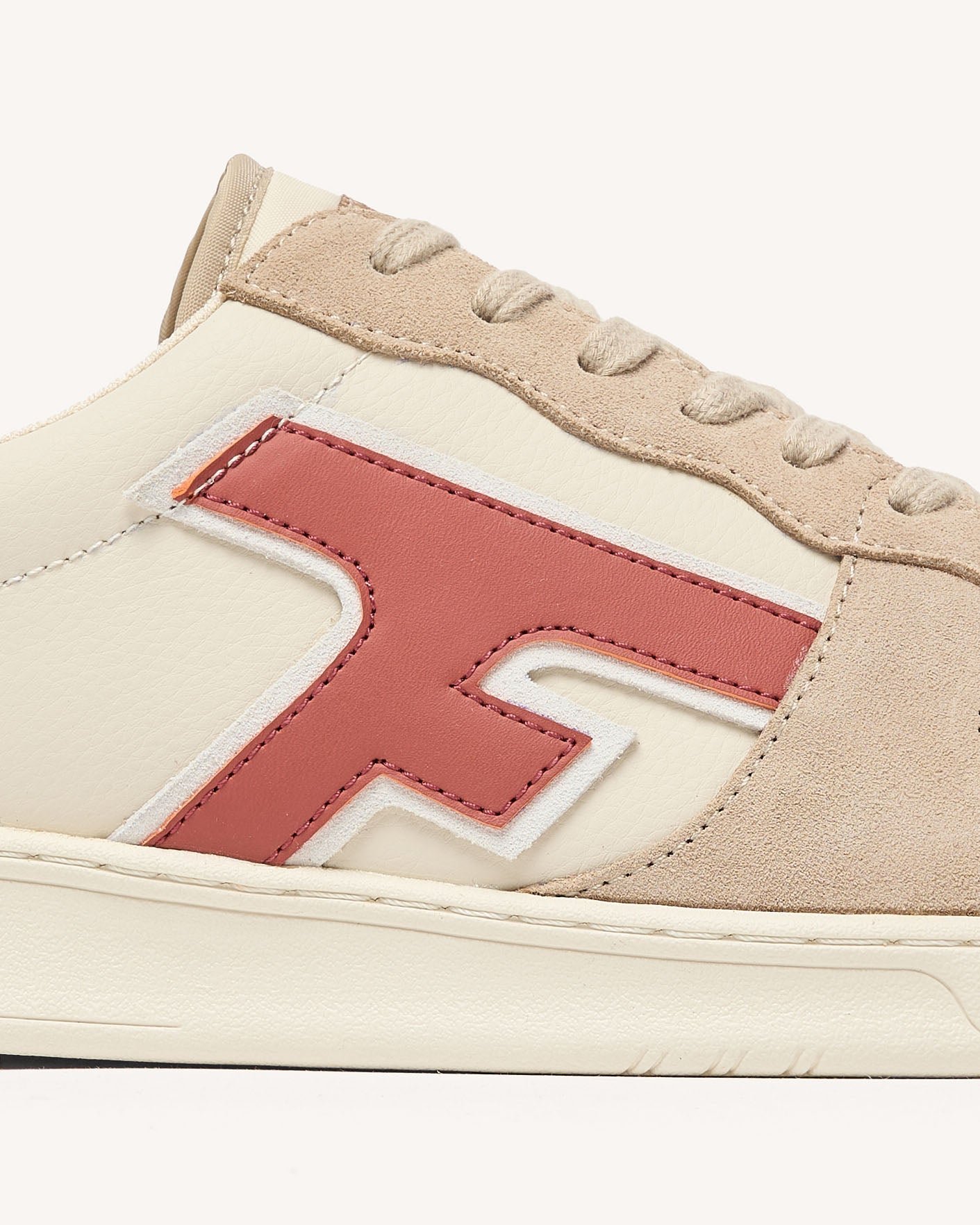 hazel-leather-sue-fw26-whi41-P5