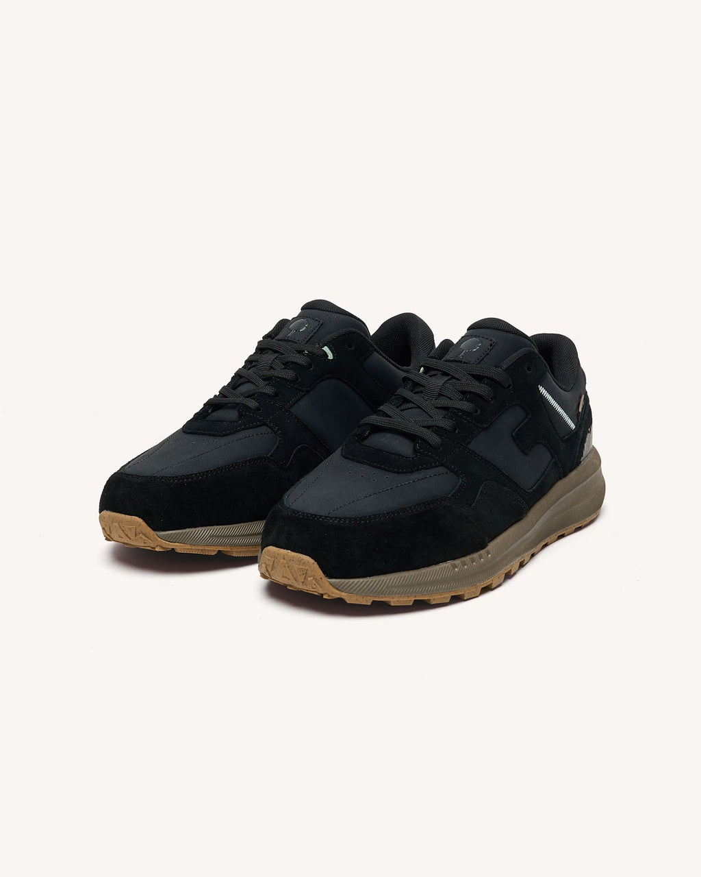 limwood-leather-sue-fw26-bla00-P2