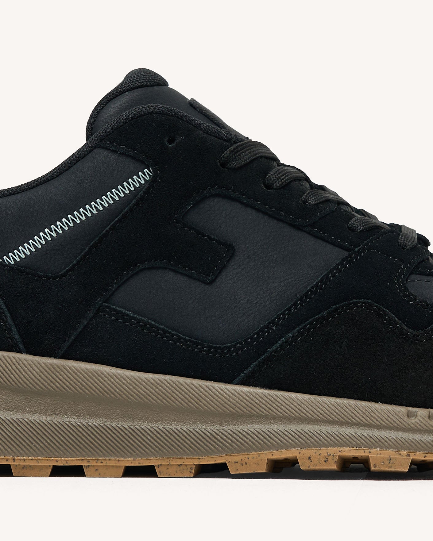 limwood-leather-sue-fw26-bla00-P5