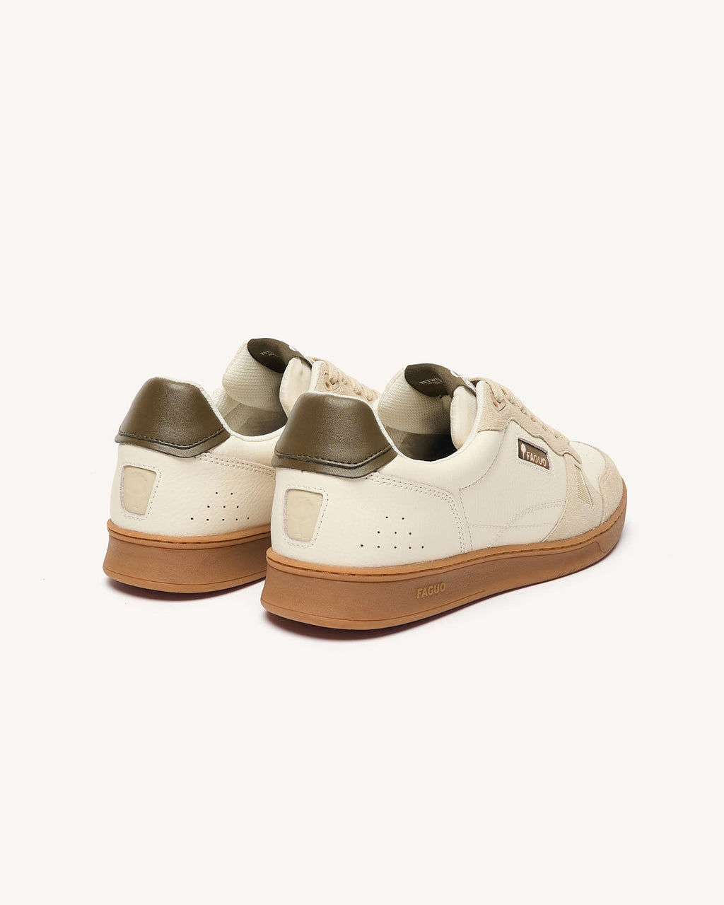 commute-1-leather-sue-fw26-ecr33-P3