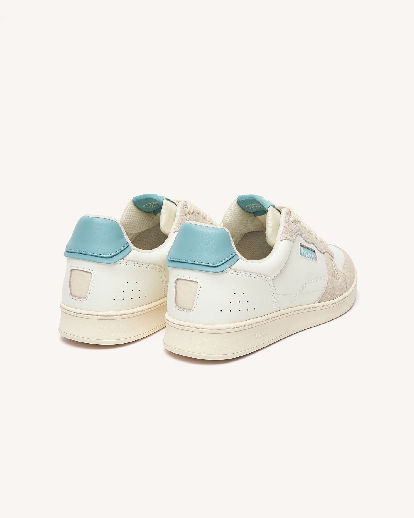 commute-1-leather-sue-fw26-whi38-P3