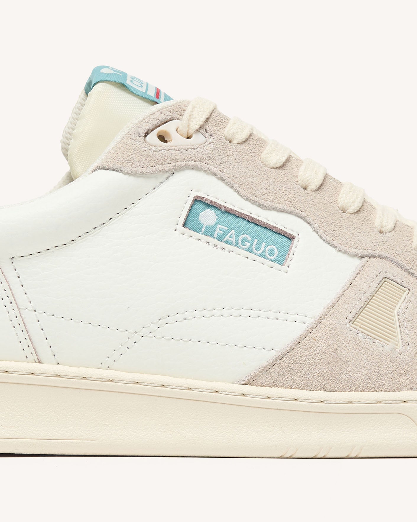 commute-1-leather-sue-fw26-whi38-P5