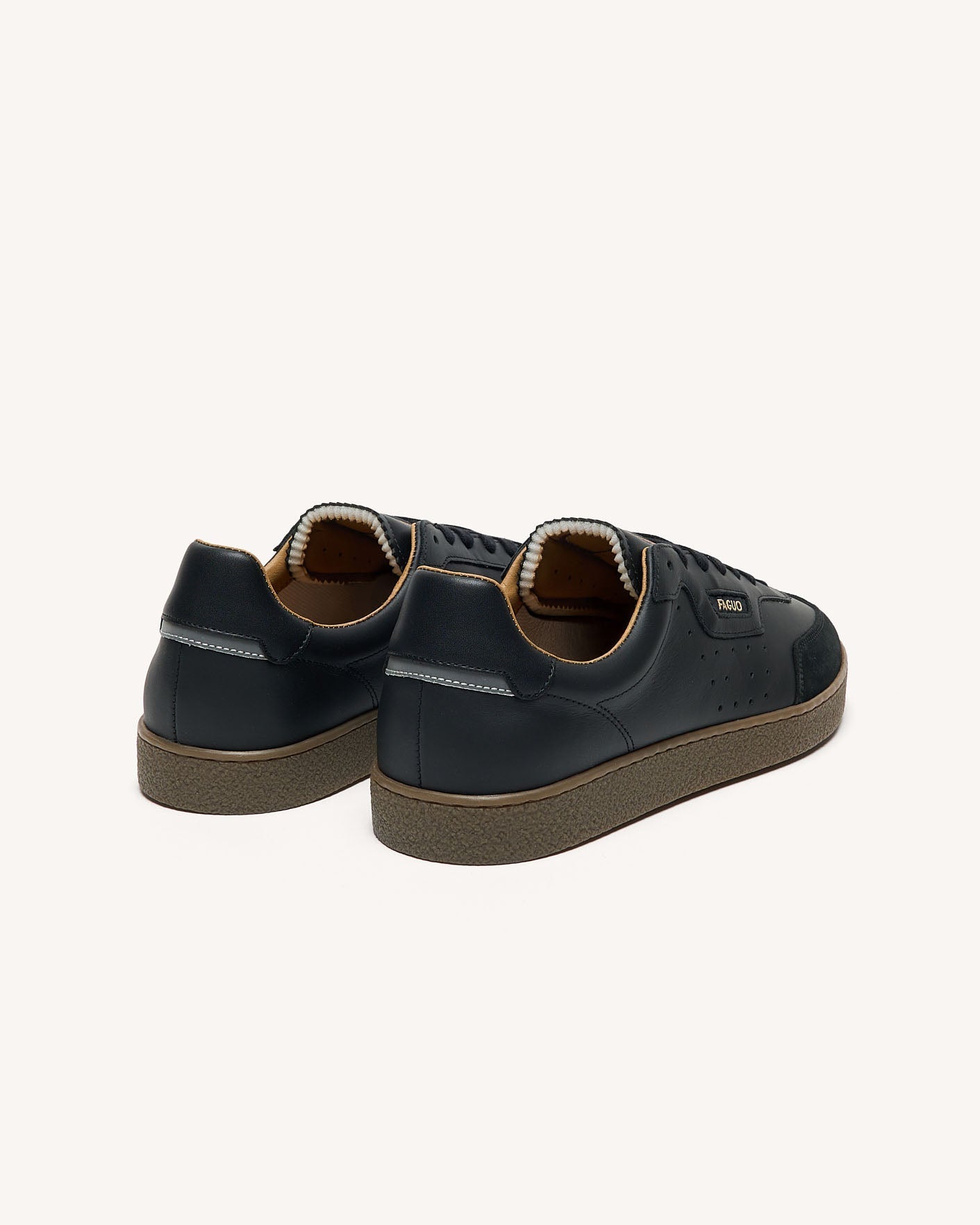 lumbo-leather-sue-fw26-bla00-P3