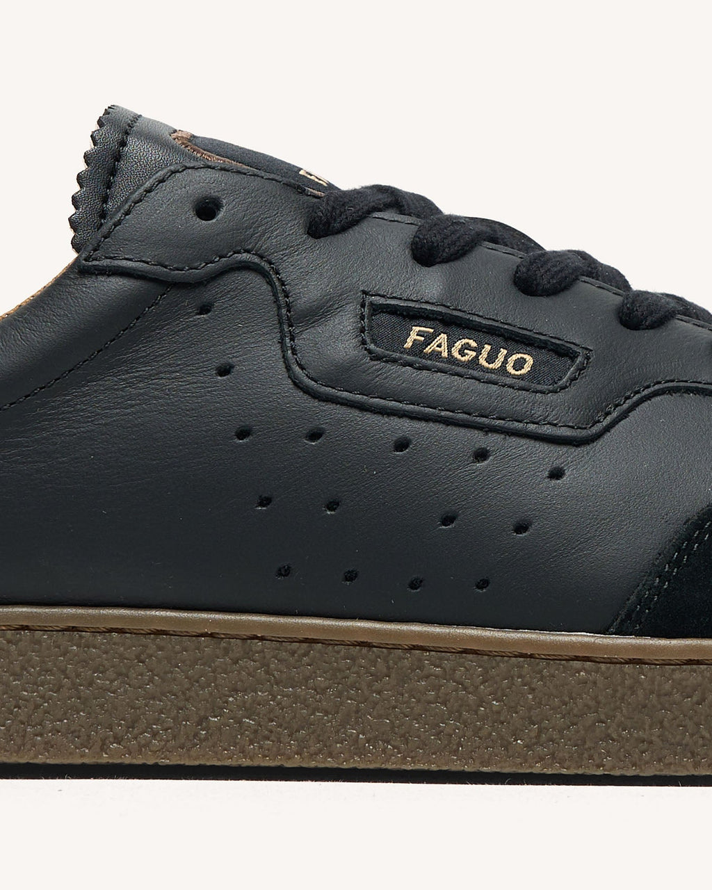 lumbo-leather-sue-fw26-bla00-P5