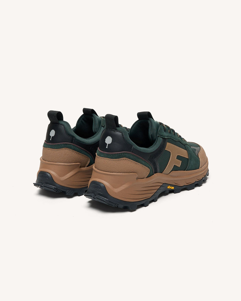 hazel-monstera-woven-suede-fw26-gre48-1-P3