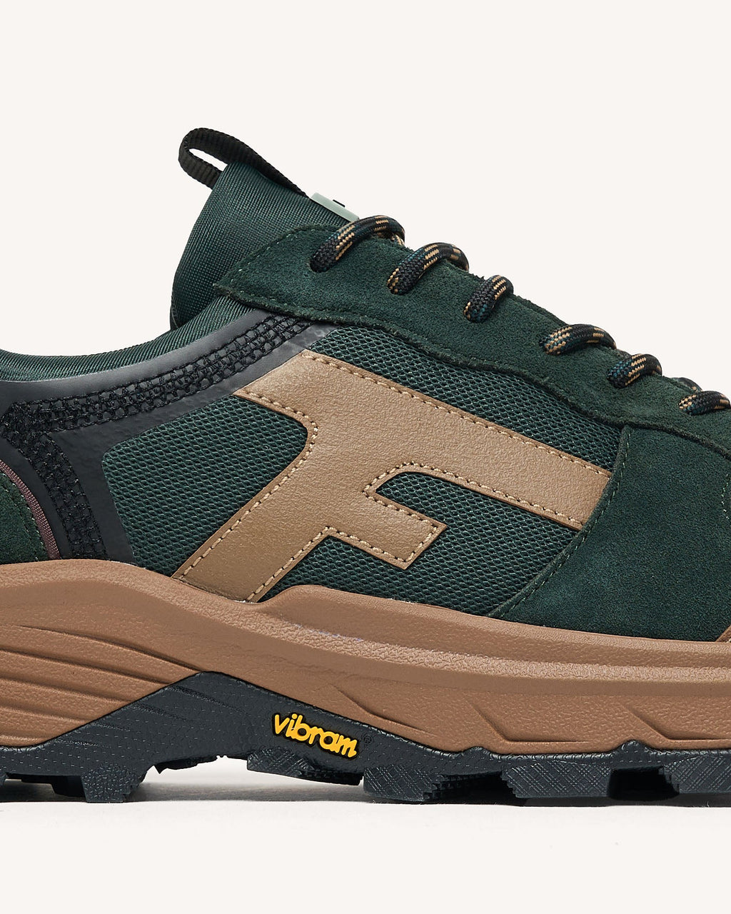 hazel-monstera-woven-suede-fw26-gre48-1-P5