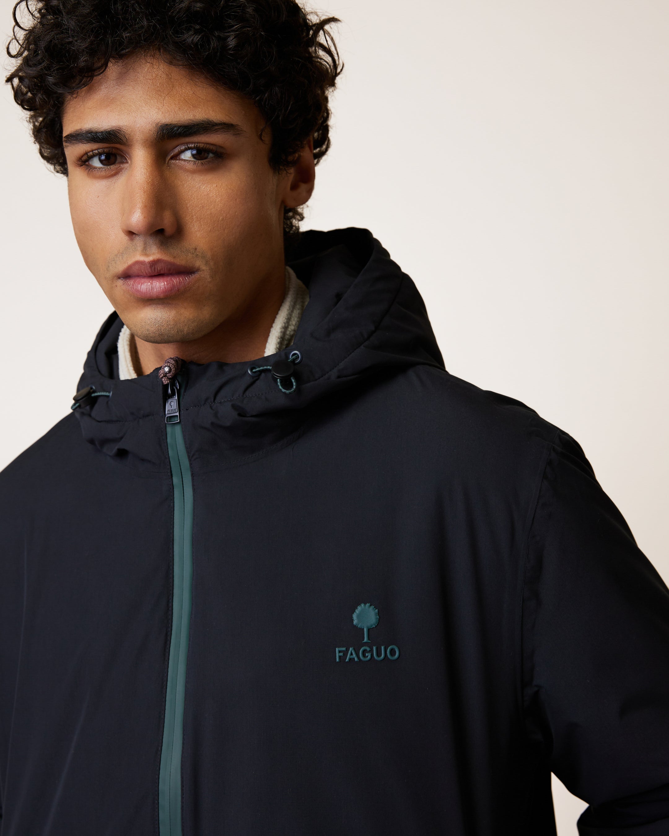 molean-woven-fw26-bla00-O8