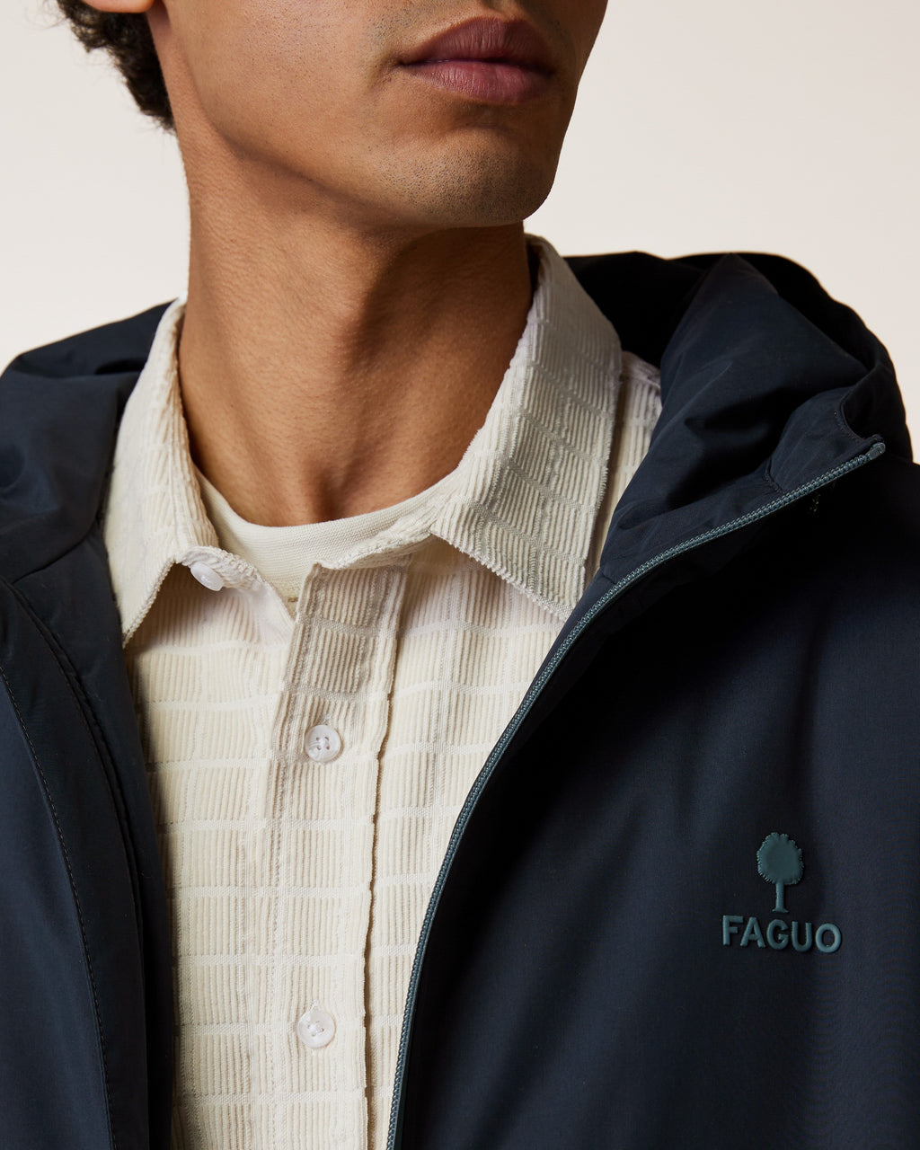 Langer wasserdichter blauer Parka