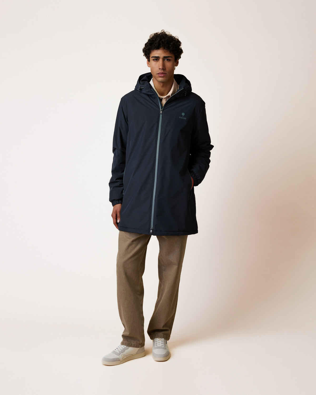 Langer wasserdichter blauer Parka