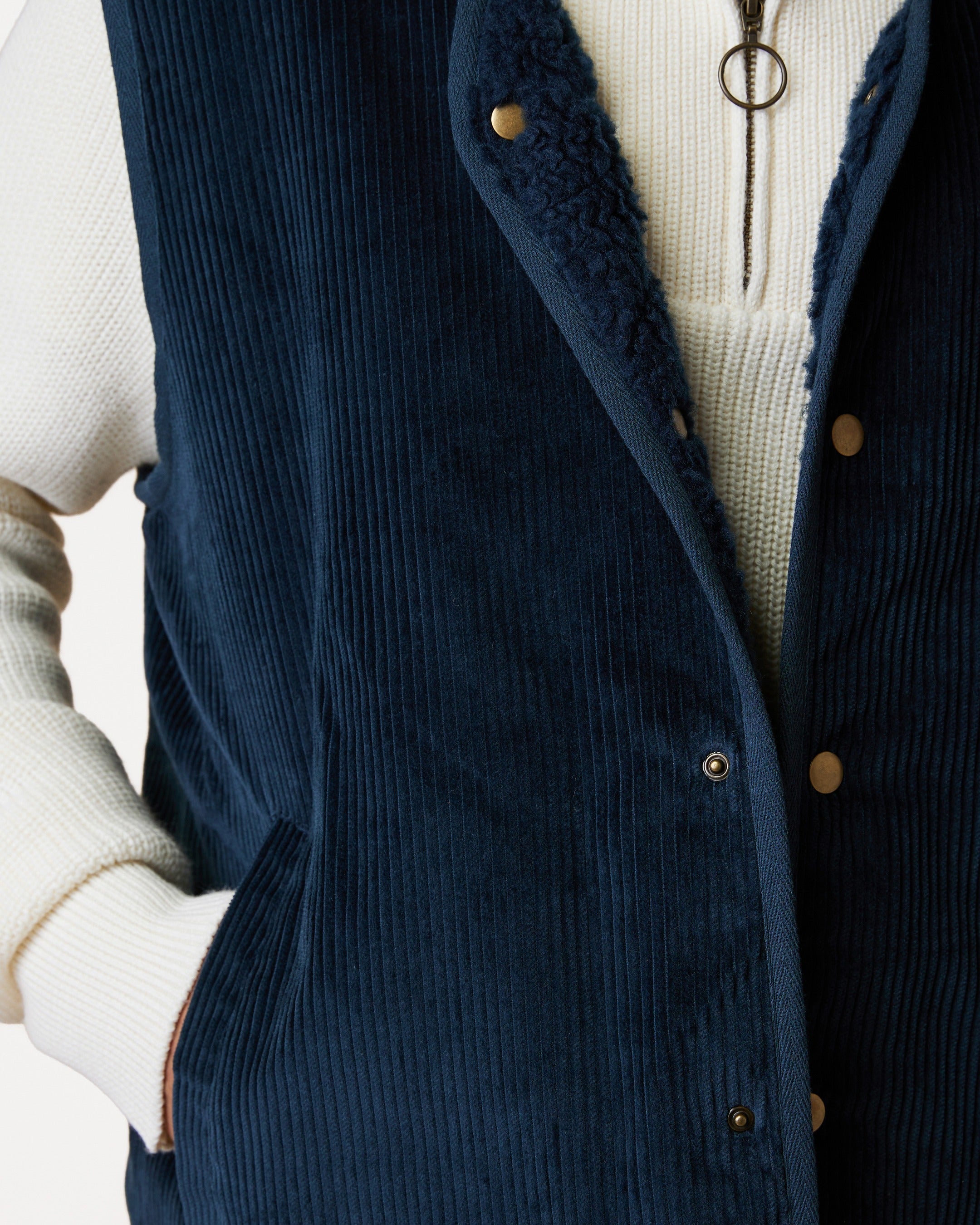 esterel-woven-fw26-nav02-S6