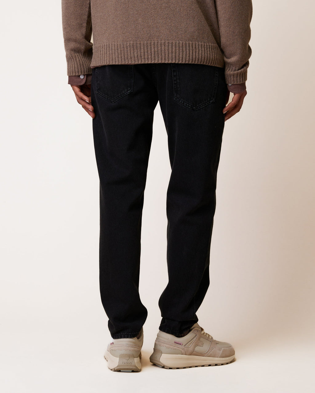 denim-tapered-woven-fw26-bla00-S4