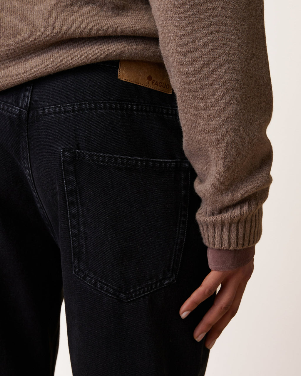 denim-tapered-woven-fw26-bla00-S5