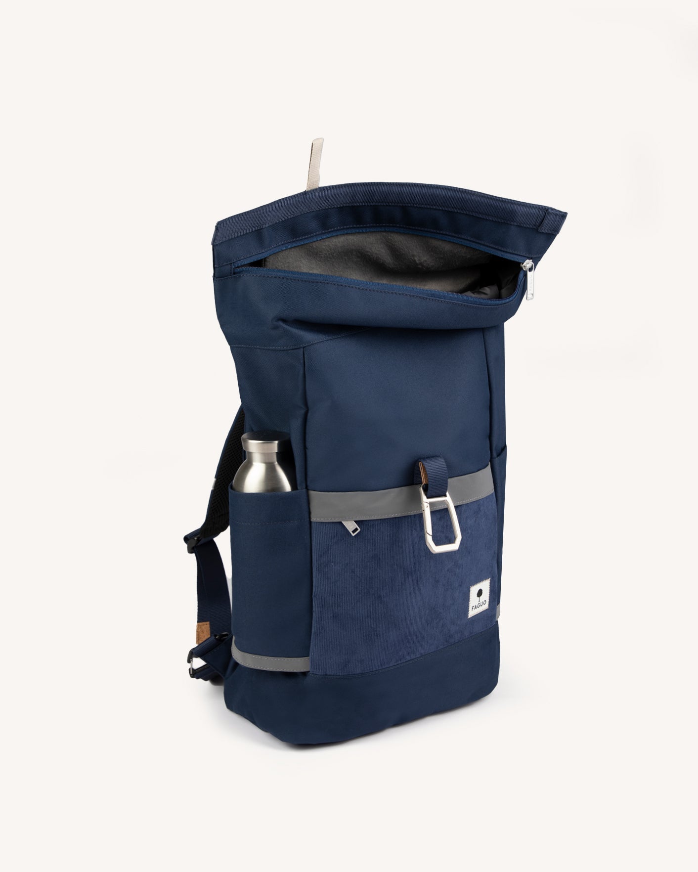 cycling-medium-woven-fw26-nav00-P4