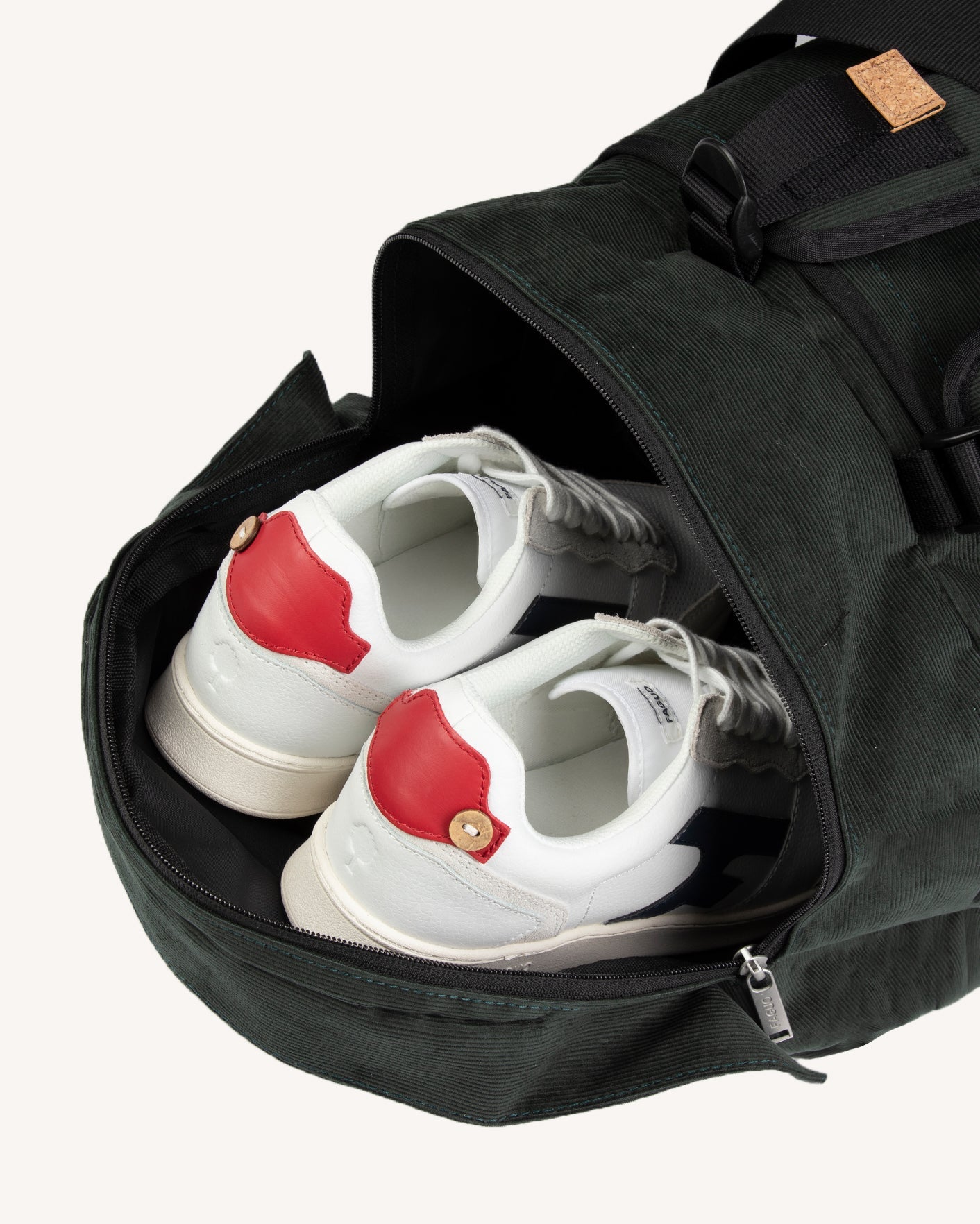 big-duffle-woven-fw26-gre02-P5