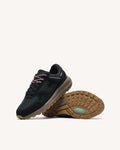 Sneakers in black leather and suede