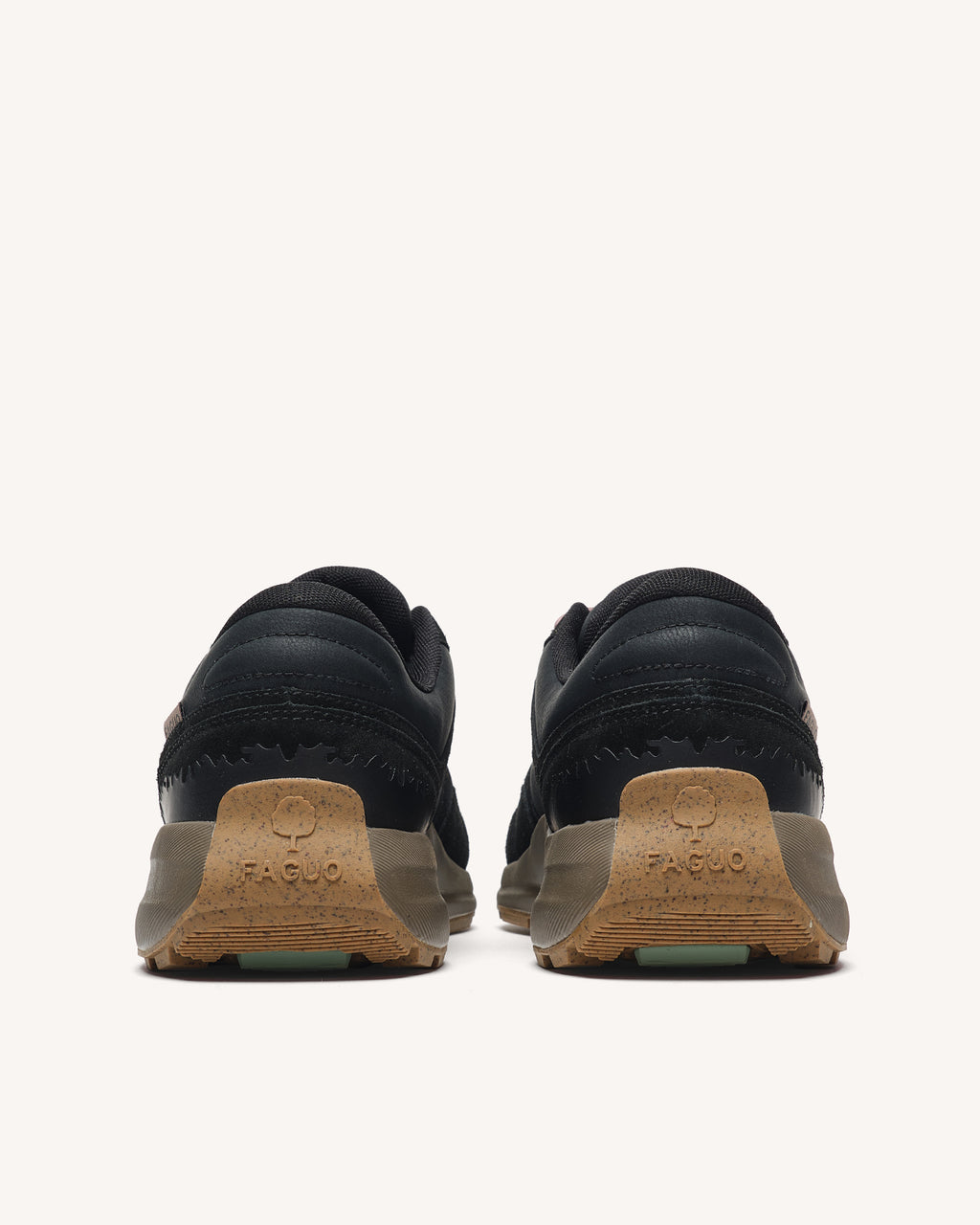 Sneakers aus schwarzem Leder und Wildleder