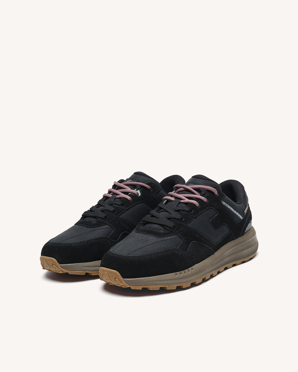 Sneakers aus schwarzem Leder und Wildleder