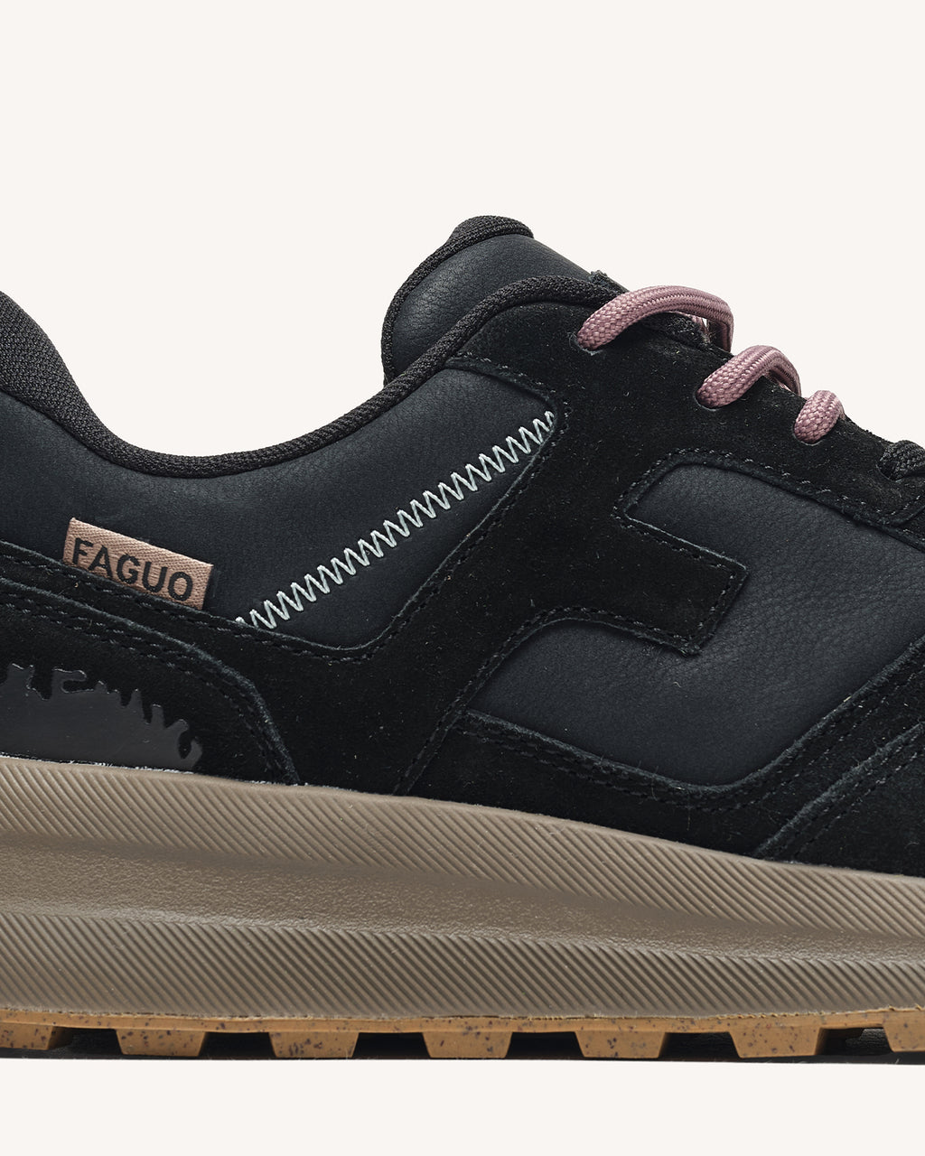 Sneakers aus schwarzem Leder und Wildleder
