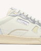 lage-sneakers-wit-zilverkleurig-gerecycled-polyester-model-commute-1-p4