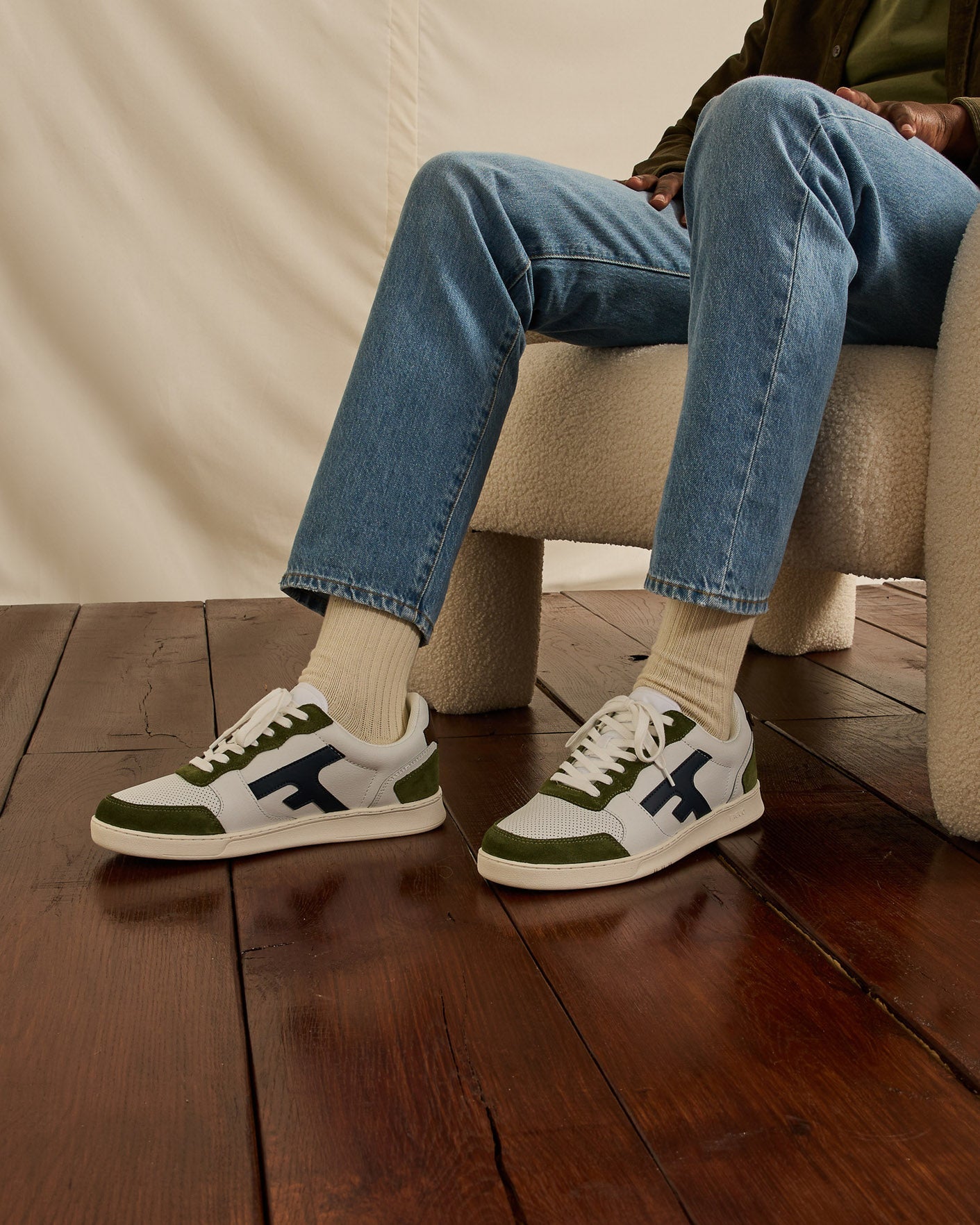 baskets-basses-blanc-kaki-polyester-recycle-modele-hazel-P8