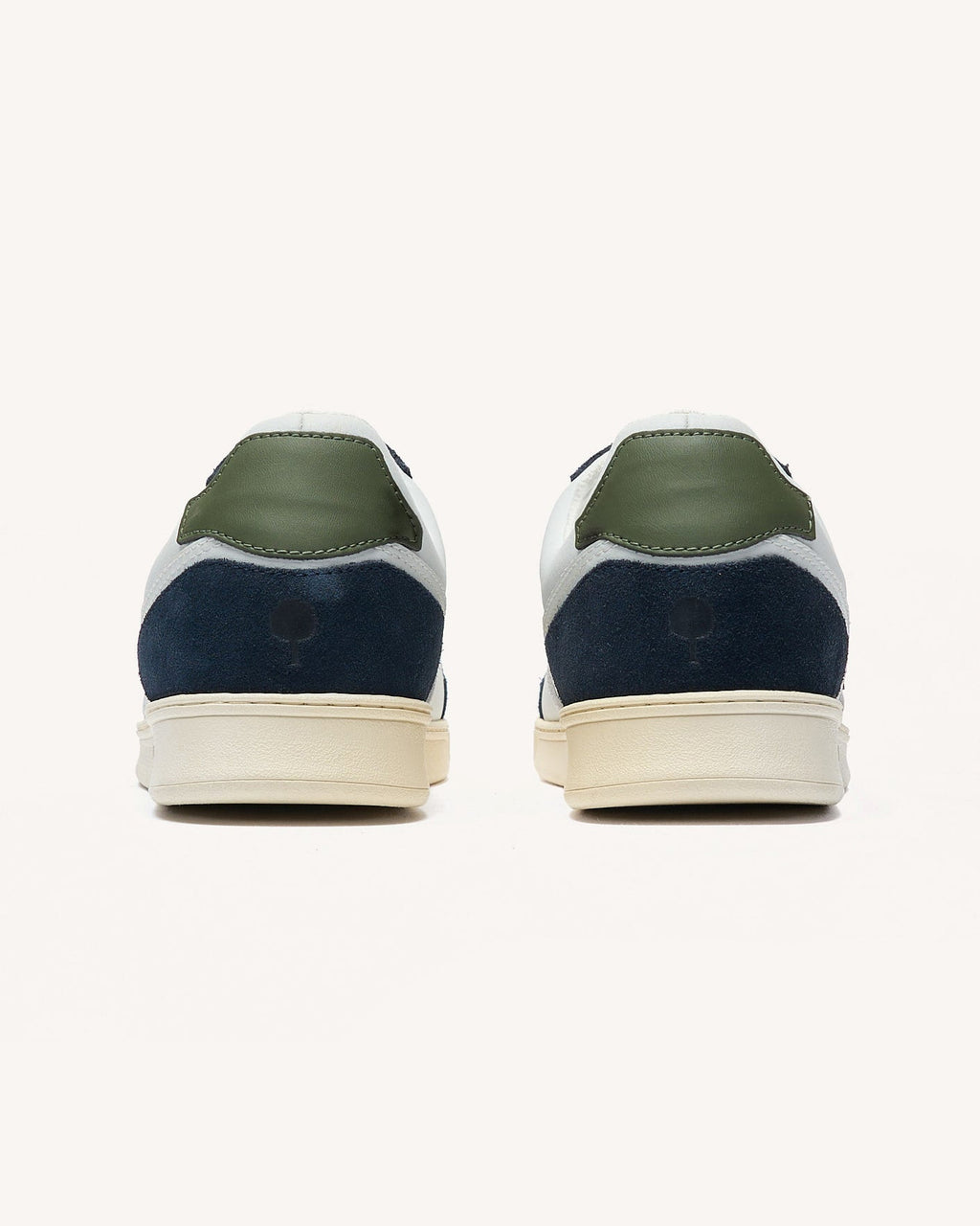 baskets-basses-blanc-bleu-marine-polyester-recycle-modele-hazel-2-P3