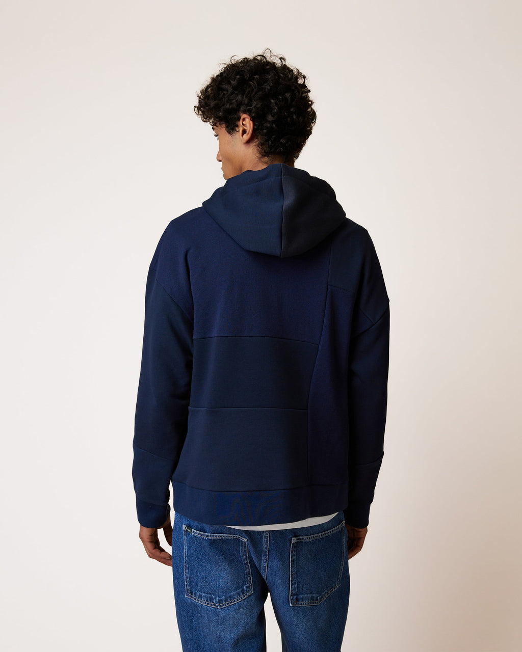 navy-hoodie-cotton-model-dirac-up-S4