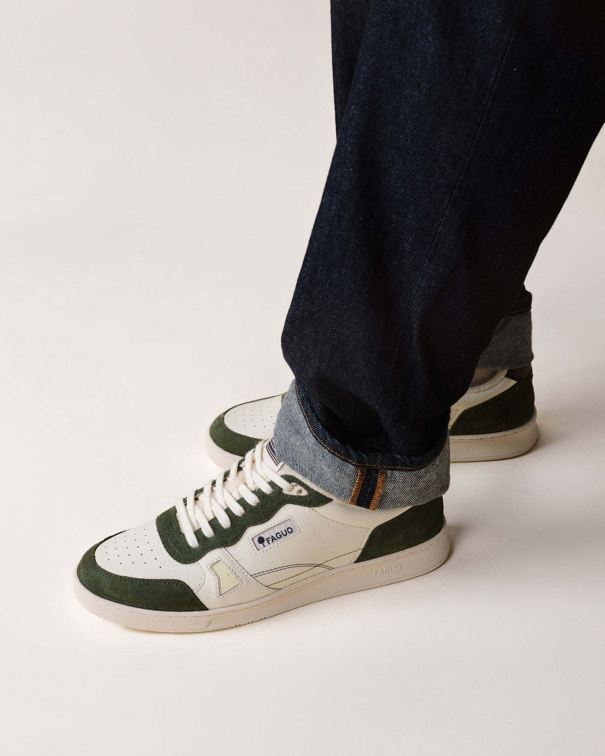 Baskets cuir blanc et kaki