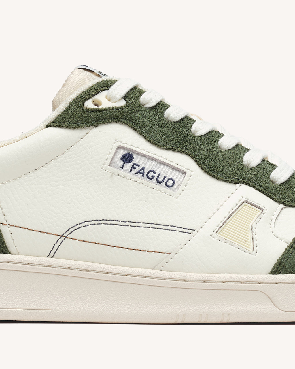 Baskets cuir blanc et kaki