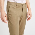 CORAL CHINO IN RECYCLED COTTON