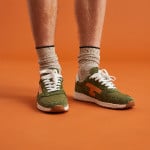 Kaki & Orange runnings shoes in recycled polyester